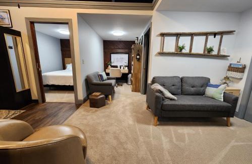 Town of Concord Apartment | Historic Springville Train Depot Inn Hotel Apartment