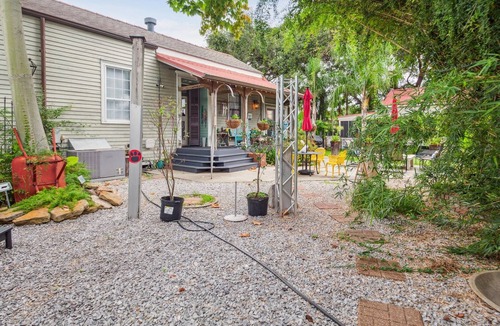 Bywater Cottage | Historical Landmark Bywater Cottage 600 Louisa Walk to French Quarter by RedAwning