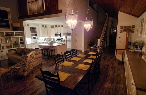 Coral House | Holiday Haus: Sandy Beaches, Warm Waters, and Summer Memories Await