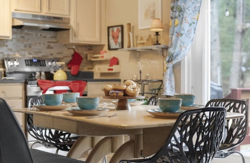 Holiday Hills House | Holiday Hills Retreat | Trails, Skiing & Horse Shows