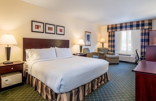 Marshfield Hotel | Holiday Inn & Conference Center Marshfield by IHG