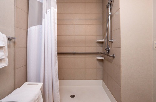Marshfield Hotel | Holiday Inn & Conference Center Marshfield by IHG