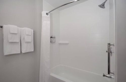 Oscoda Hotel | Holiday Inn Express and Suites Oscoda by IHG