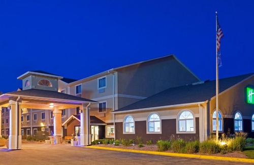Morrisonville Hotel | Holiday Inn Express Deforest Madison Area by IHG