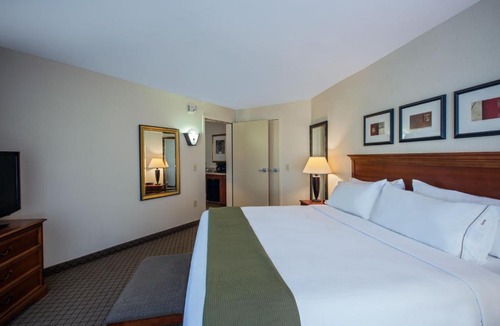 Flowood Hotel | Holiday Inn Express Hotel & Suites Jackson - Flowood by IHG