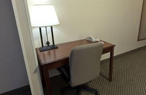 Forest Hotel | Holiday Inn Express Hotel & Suites Forest by IHG