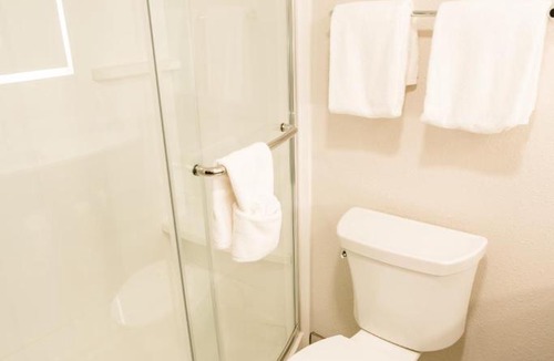 Powell Hotel | Holiday Inn Express Hotel & Suites Knoxville-North-I-75 Exit 112 by IHG
