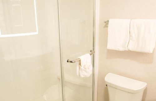 Powell Hotel | Holiday Inn Express Hotel & Suites Knoxville-North-I-75 Exit 112 by IHG