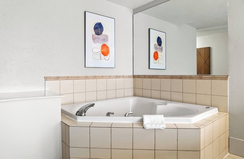 Lapeer Hotel | Holiday Inn Express Lapeer by IHG