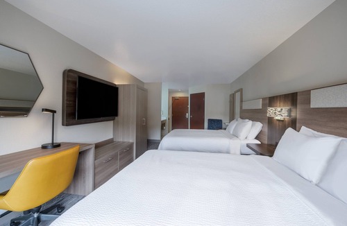 Gladstone Hotel | Holiday Inn Express Portland SE- Clackamas Area by IHG
