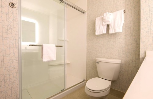 Port Huron Hotel | Holiday Inn Express & Suites Port Huron by IHG