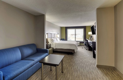 Holiday City Hotel | Holiday Inn Express & Suites Montpelier by IHG