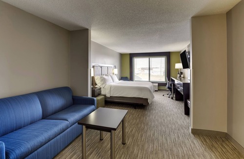 Holiday City Hotel | Holiday Inn Express & Suites Montpelier by IHG