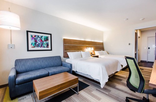 West Edmonton Hotel | Holiday Inn Express & Suites West Edmonton - Mall Area by IHG
