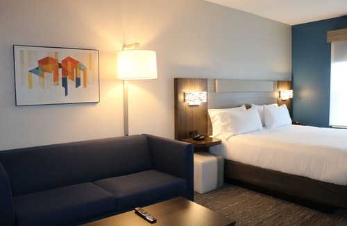 Trowbridge Park Hotel | Holiday Inn Express & Suites Marquette by IHG