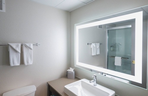Trowbridge Park Hotel | Holiday Inn Express & Suites Marquette by IHG