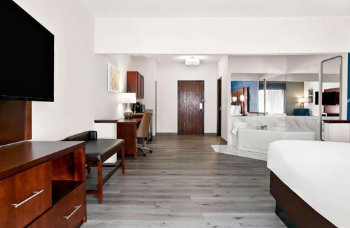 Southfield Hotel | Holiday Inn Express & Suites Southfield - Detroit