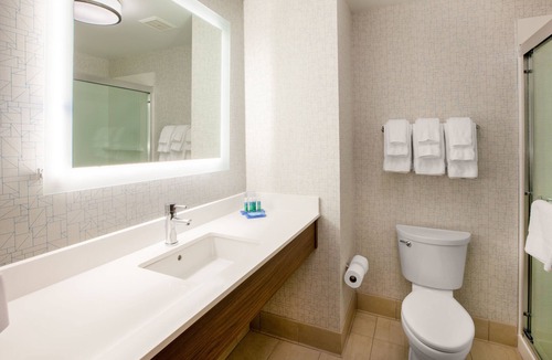 Carthage Hotel | Holiday Inn Express & Suites Carthage by IHG