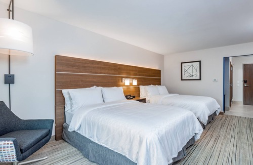 Elkhart Hotel | Holiday Inn Express & Suites Elkhart North by IHG