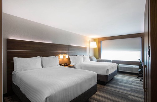 Ludington Hotel | Holiday Inn Express & Suites Ludington by IHG