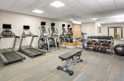 Riverhead Hotel | Holiday Inn Express & Suites Riverhead - Long Island by IHG