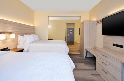 Absecon Hotel | Holiday Inn Express & Suites Absecon-Atlantic City by IHG