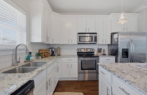 Lake Charles Condo | Home 4 U at Olive Bayou! Downtown Lake Charles