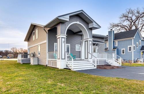 McHenry House | Home on Fox River: Modern Decor Style!