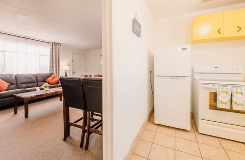 Page Apartment | Home Style Apartments - 1 & 3 BR Suites with Full Kitchen