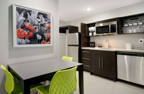 East Paris Hotel | Home2 Suites By Hilton Grand Rapids Airport