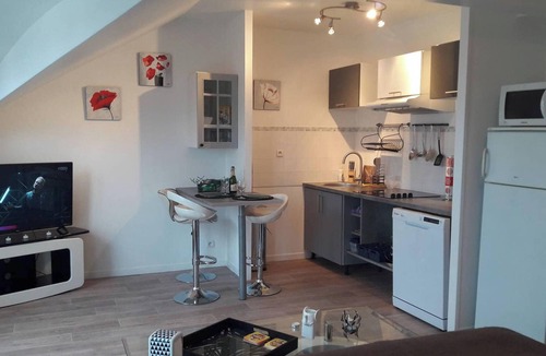 Petit Margny Apartment | Homerez - Central Studio Compiègne