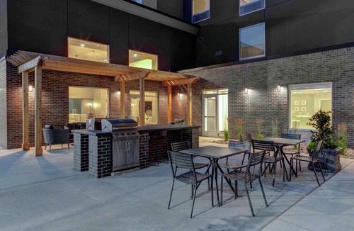 Lansing Hotel | Homewood Suites By Hilton Lansing Eastwood