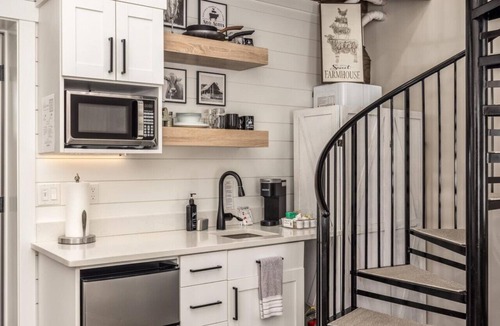 La Verkin Cabin | Honeymoon Silo Suite/Walk to Zion Hot Springs