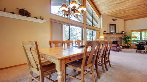 Sunriver House | Hoodoo 07