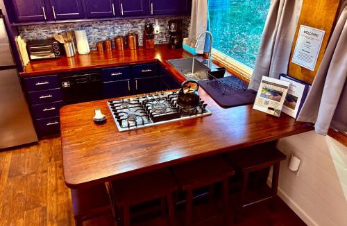 Burbank Ski Chalet | Hope's Hideaway