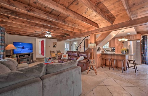 Happy Jack Cabin | Hot Tub + Deck: Secluded Happy Jack Cabin