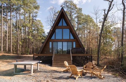 Negreet Cabin | Hot Tub, Fire Pit, on the Water; Spacious, Cozy Mid-Lake Cabin