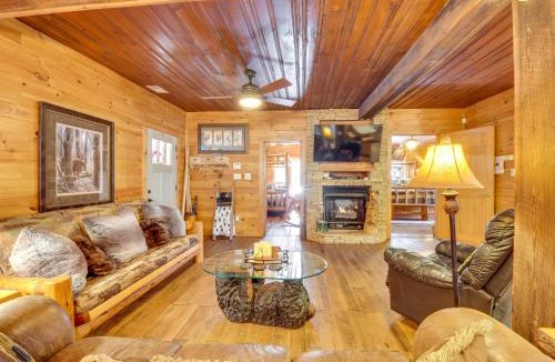 Helen House | Hot Tub & Fire Pit: Riverfront Helen Cabin