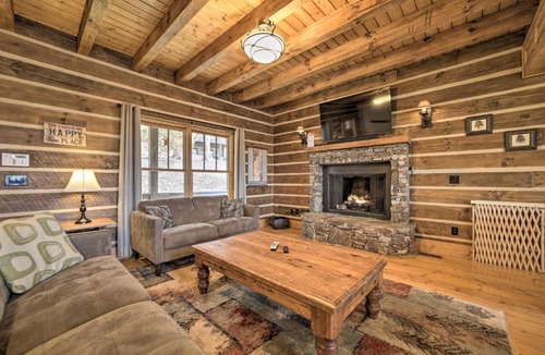 Franklin House | Hot Tub + Pool Table: Cozy Franklin Cabin!