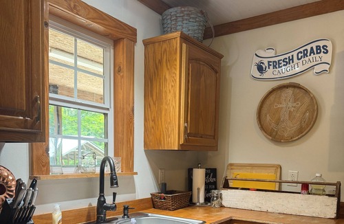 Vancleave Boat Rental | Houseboat on Poticaw Bayou!