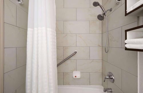 Appleton Hotel | Howard Johnson by Wyndham Appleton