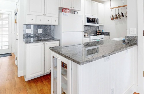 Oceanside House | Huge dog friendly castle with ocean view decks 5 minutes to the beach
