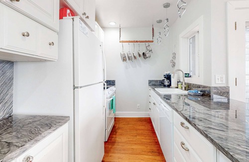 Oceanside House | Huge dog friendly castle with ocean view decks 5 minutes to the beach