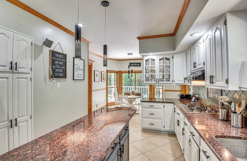 La Porte Cottage | Huge Family Home w/Pool - 13 Mi to Lake Michigan!
