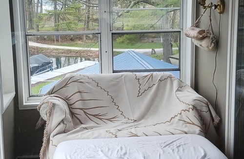 Hammond Apartment | Hurricane Joe's Marina Blind Bay, NY