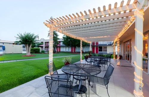 New Iberia Hotel | Iberia House & Suites