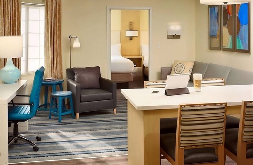 Auburn Hills Hotel | Ideal Mix of Comfort and Value! Free Breakfast, Pool, Near River Woods Park