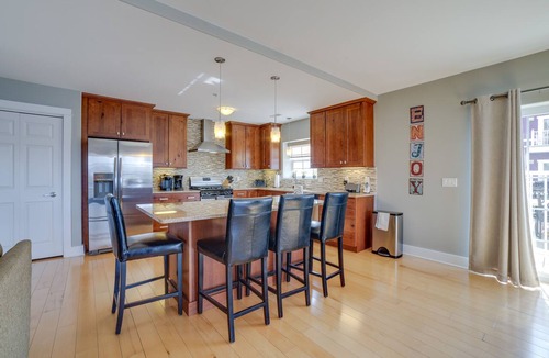New Buffalo Condo | Idyllic New Buffalo Condo: Walk to Beach & Shops!