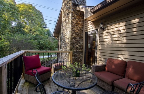Mirror Lake House | IN TOWN PARADISE !