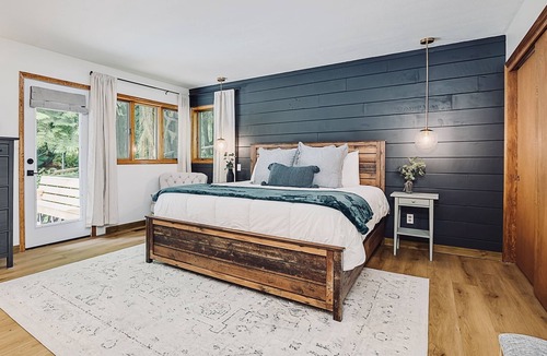 Brightwood Cabin | Indoor Pickleball - Pet Friendly, 2 Acres, HotTub!